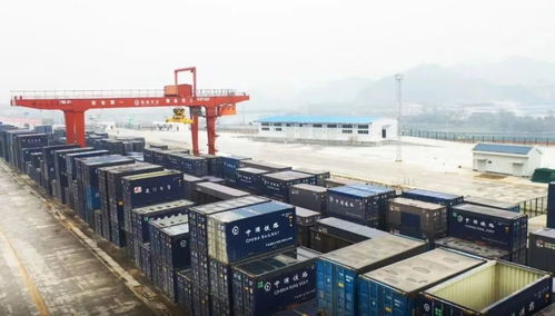 橙意十足 湖南開出首趟 中老鐵路國際貨運列車